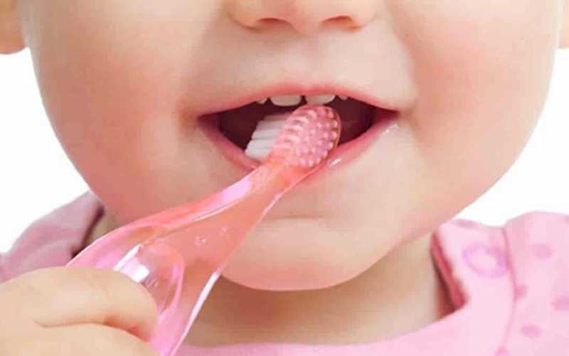 Saiba como cuidar da higiene bucal dos bebês
