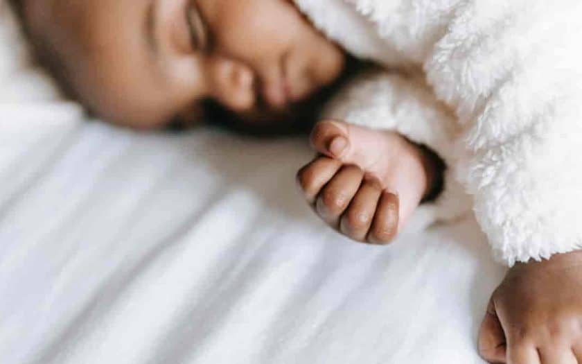 Como manter o bebê aquecido na hora de dormir