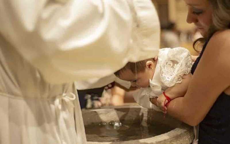 Qual a idade certa para batizar o bebê