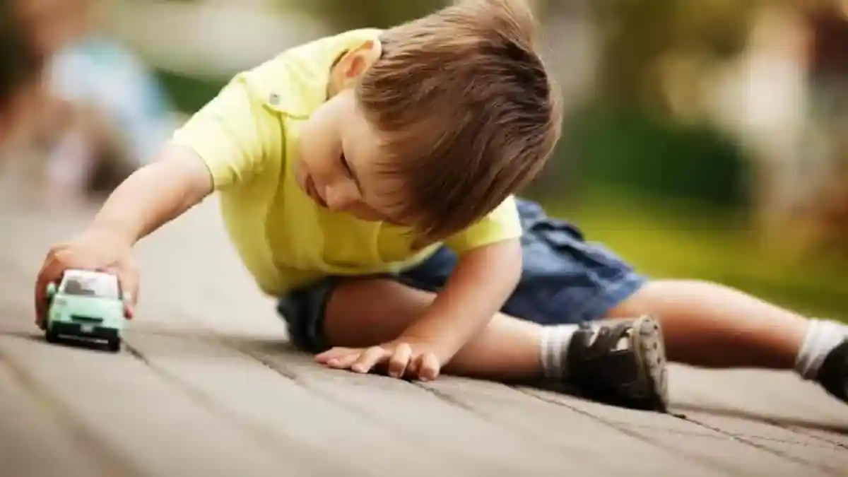 Desenvolvimento cognitivo das crianças: Como brincar de carrinho pode ajudar?