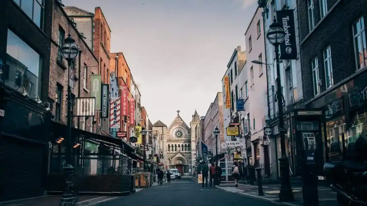 Quais são os documentos para entrar em Dublin legalmente