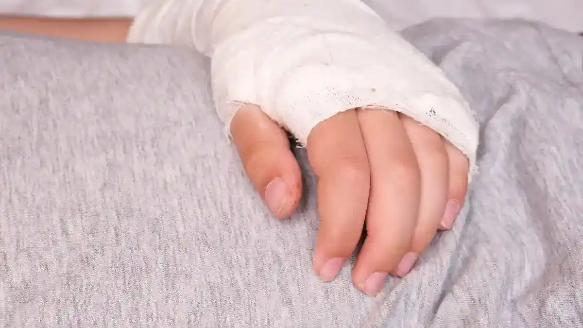 Fratura antebraço infantil: Tratamento e recuperação