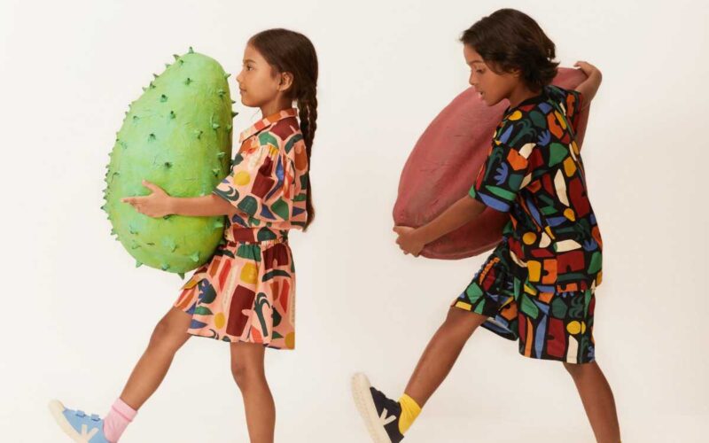 Confira dicas essenciais para escolher roupas infantis com conforto, estilo e praticidade. Acerte na compra dos looks dos pequenos!